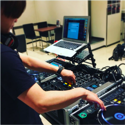 dj.png